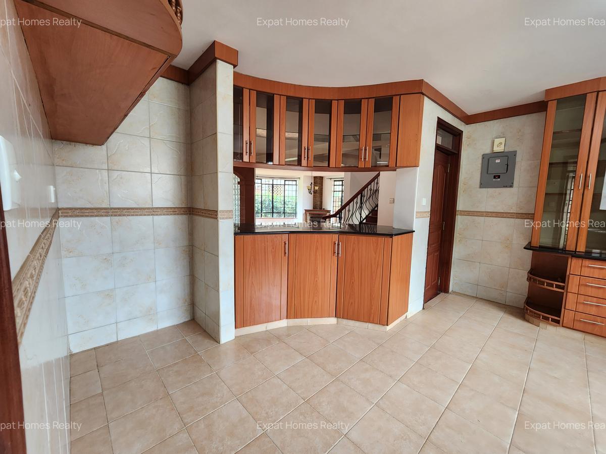 5 Bed Villa with En Suite in Lavington - 9