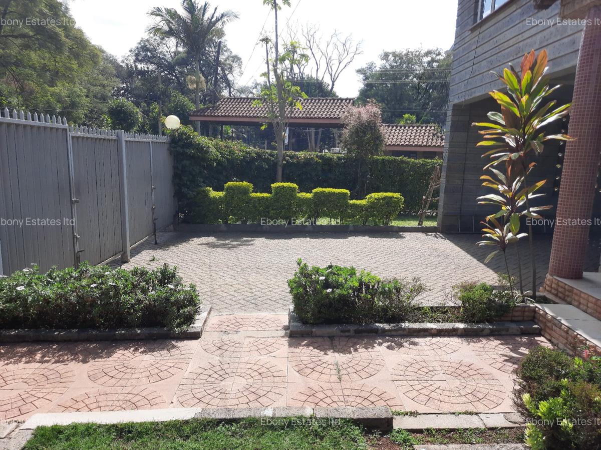 4 Bed Townhouse with En Suite in Lavington - 4