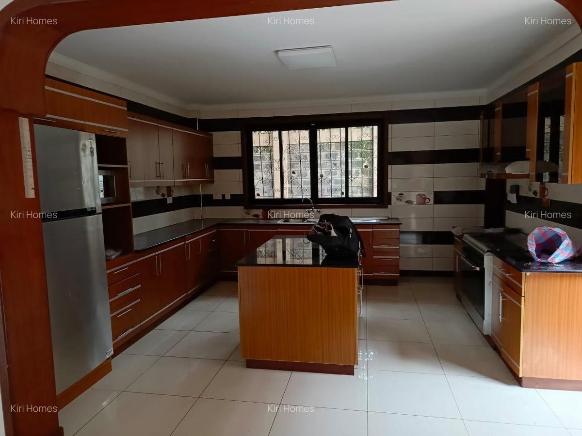 4 Bed Townhouse with En Suite in Nyari - 14