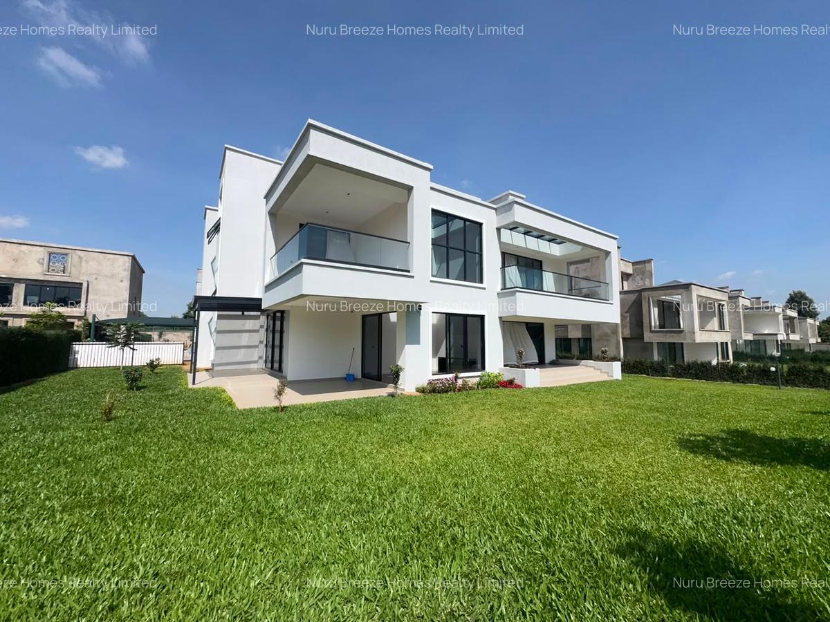 5 Bed Villa with En Suite in Runda - 1