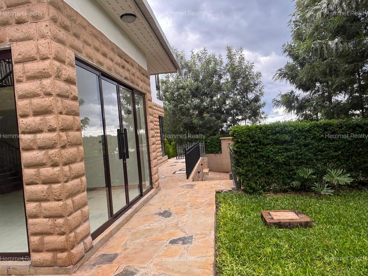 4 Bed Townhouse with En Suite in Kiambu Road - 10