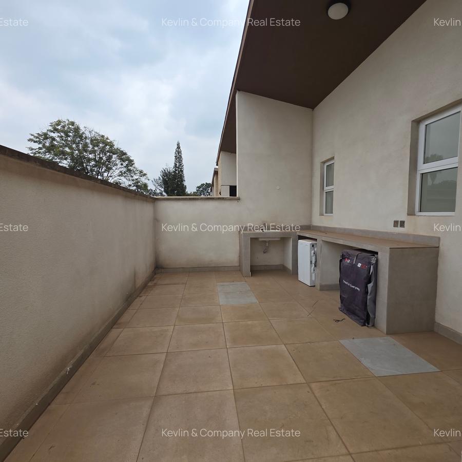 4 Bed Townhouse with En Suite in Lavington - 20