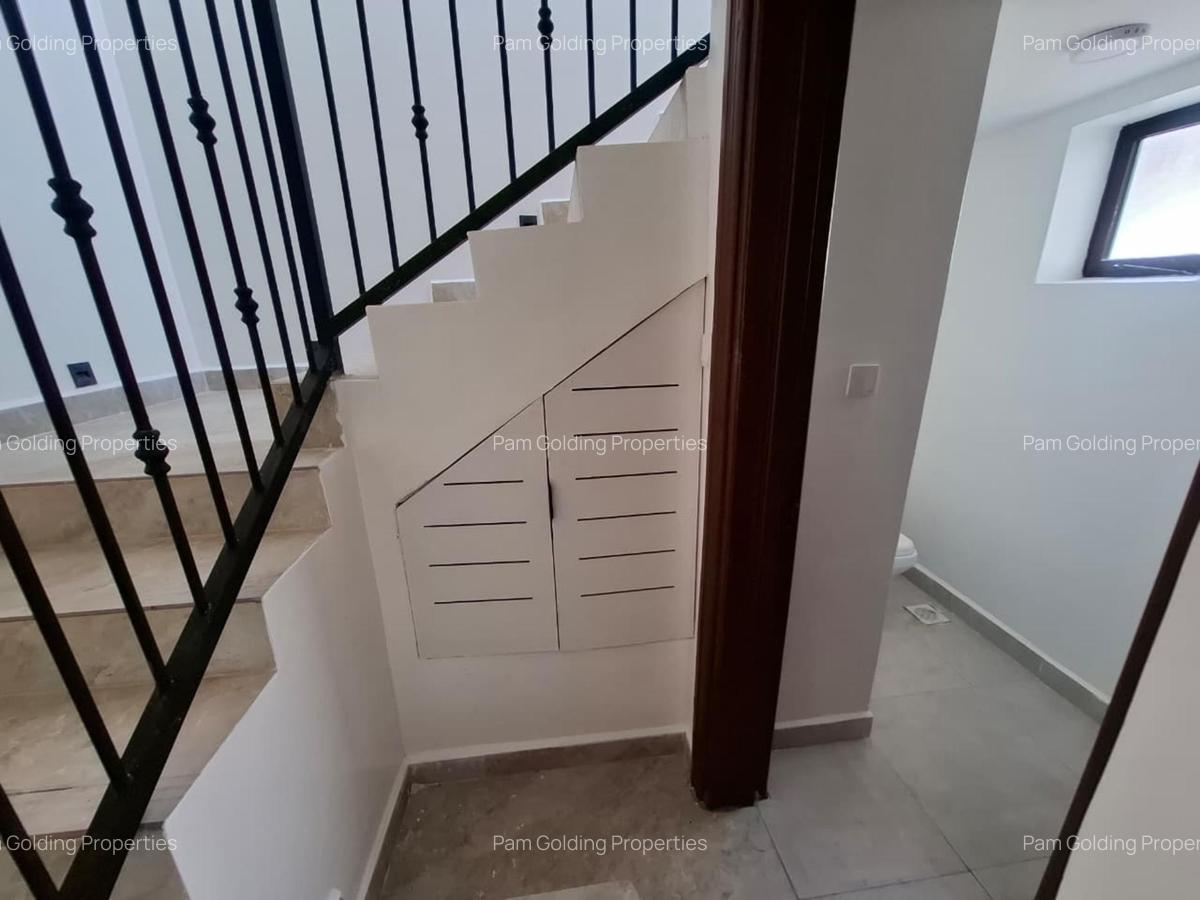 4 Bed House at Muthaiga North Road - 6