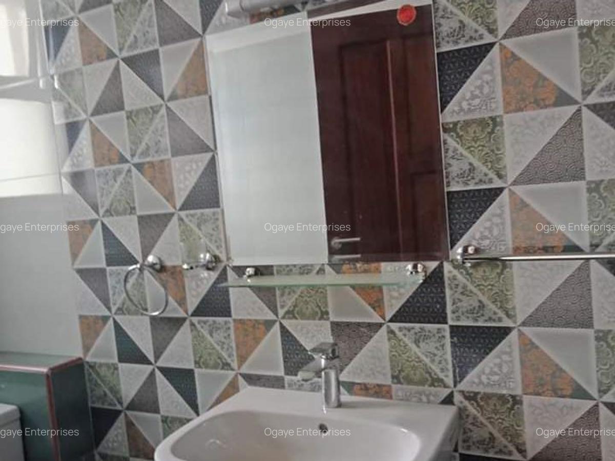 3 Bed Apartment with En Suite at 801181 - 10