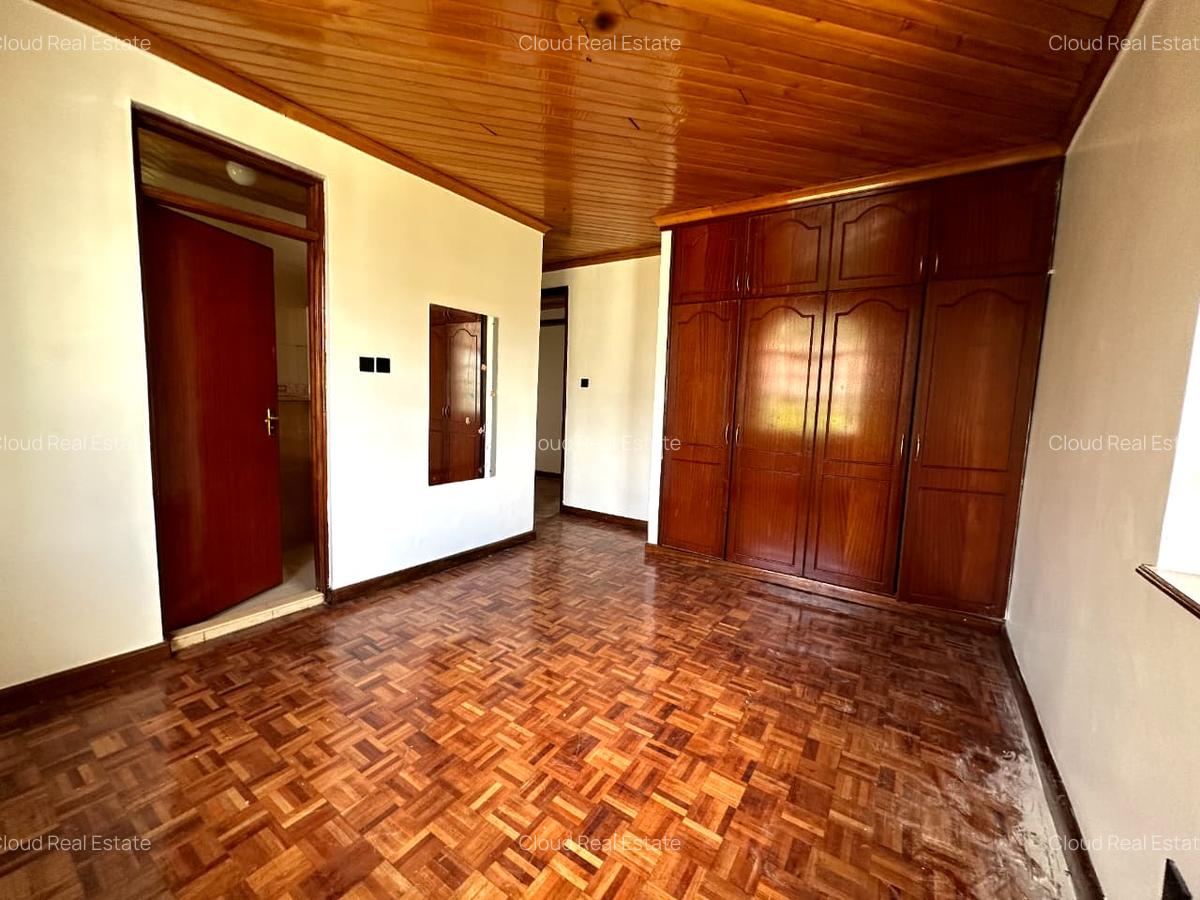 5 Bed Townhouse with En Suite in Lavington - 11