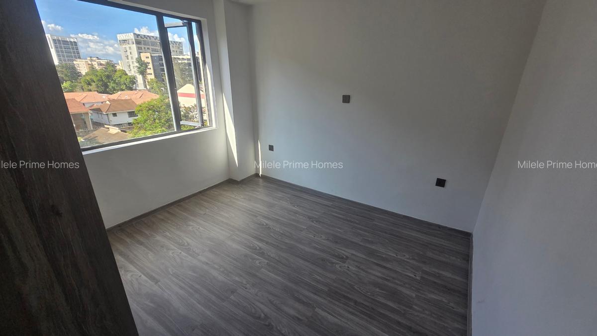 Serviced 2 Bed Apartment with En Suite in Kilimani - 9