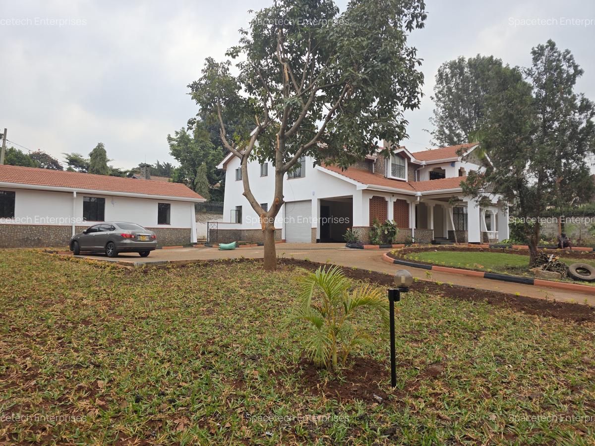 5 Bed House with En Suite in Runda - 3