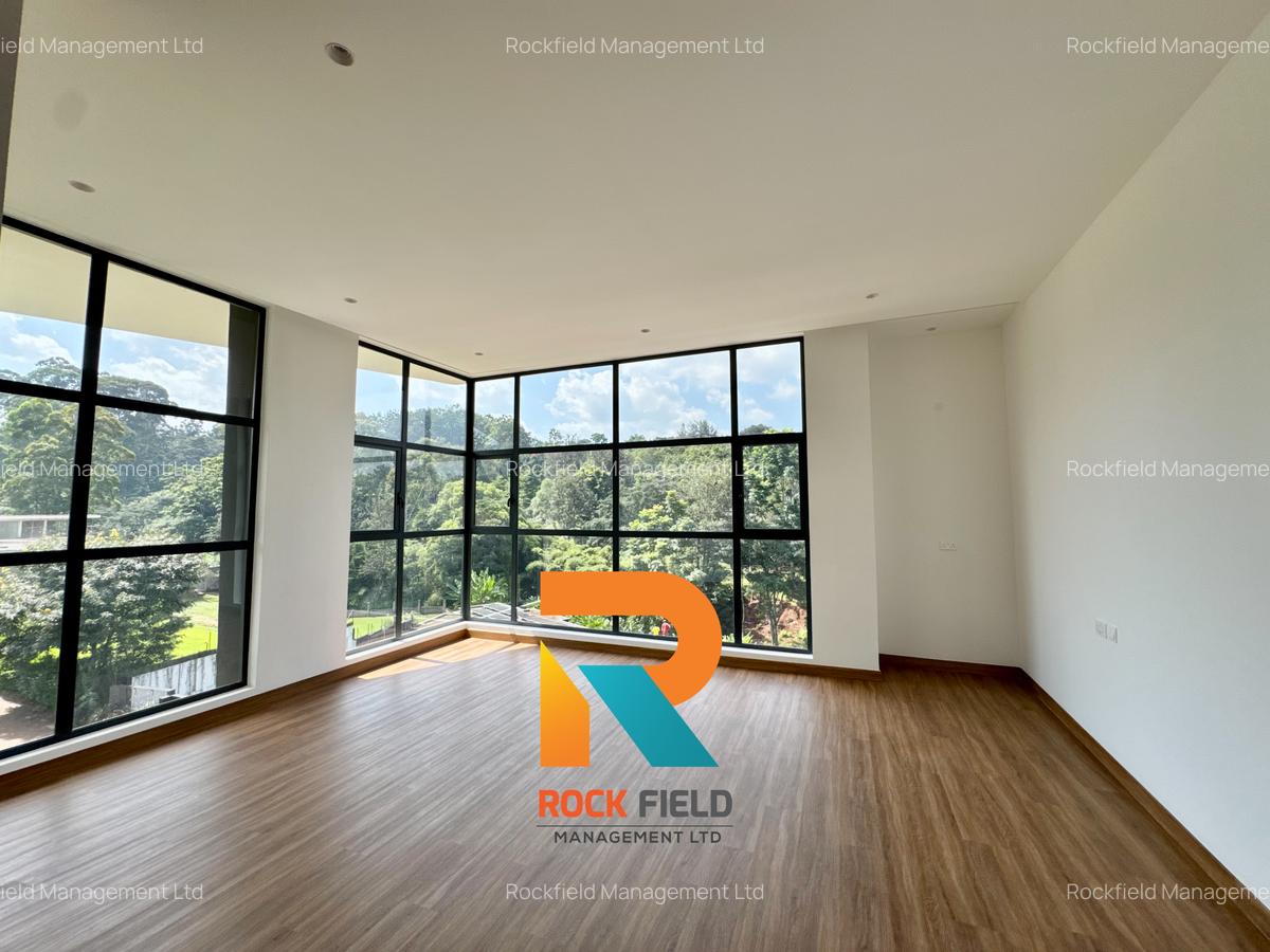 5 Bed Townhouse with En Suite at Off Redhill Road - 12
