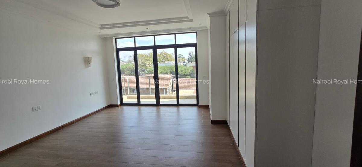 4 Bed Townhouse with En Suite at Lavington Green - 17