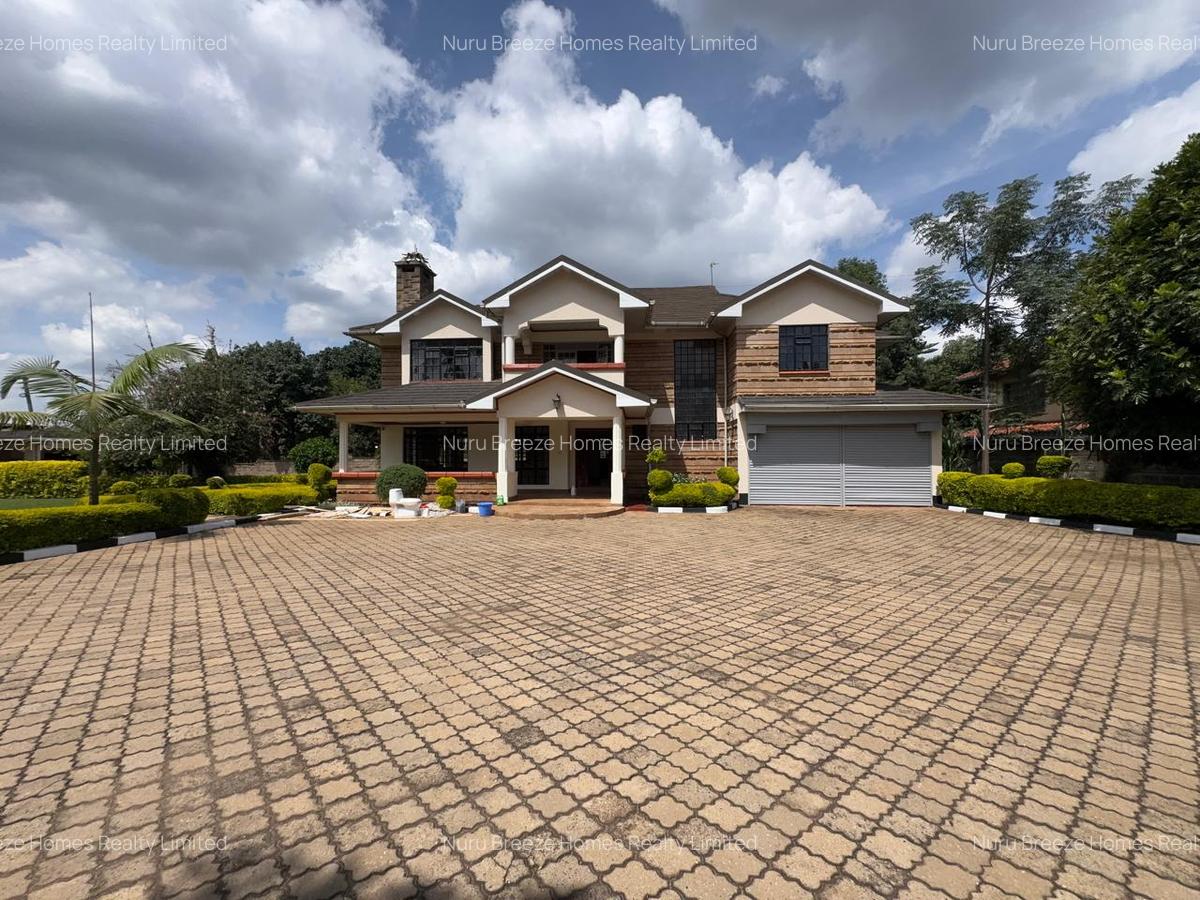 6 Bed House with En Suite in Runda - 1
