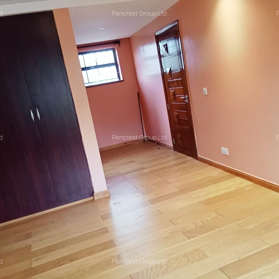 4 Bed Townhouse with En Suite in Lavington - 17