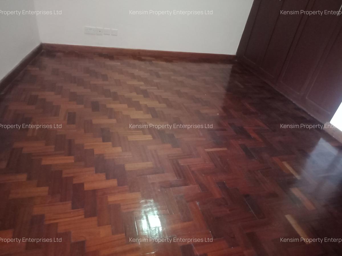 5 Bed Townhouse with En Suite in Kitisuru - 15