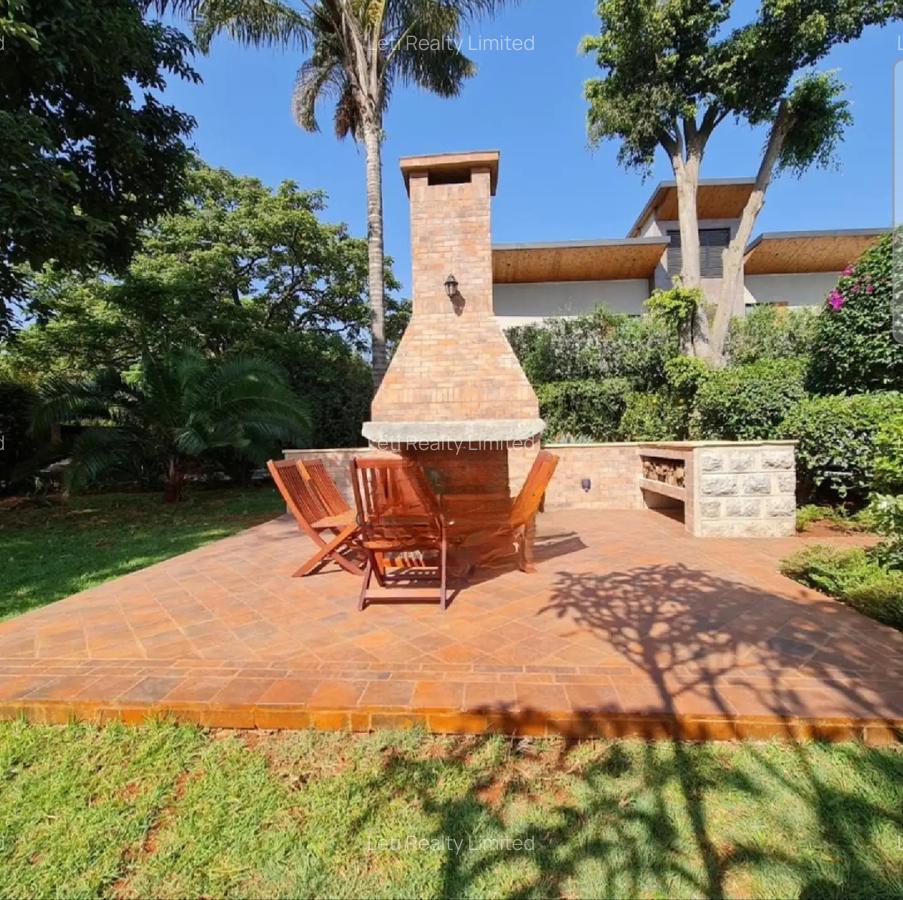 4 Bed Townhouse with En Suite in Lavington - 1