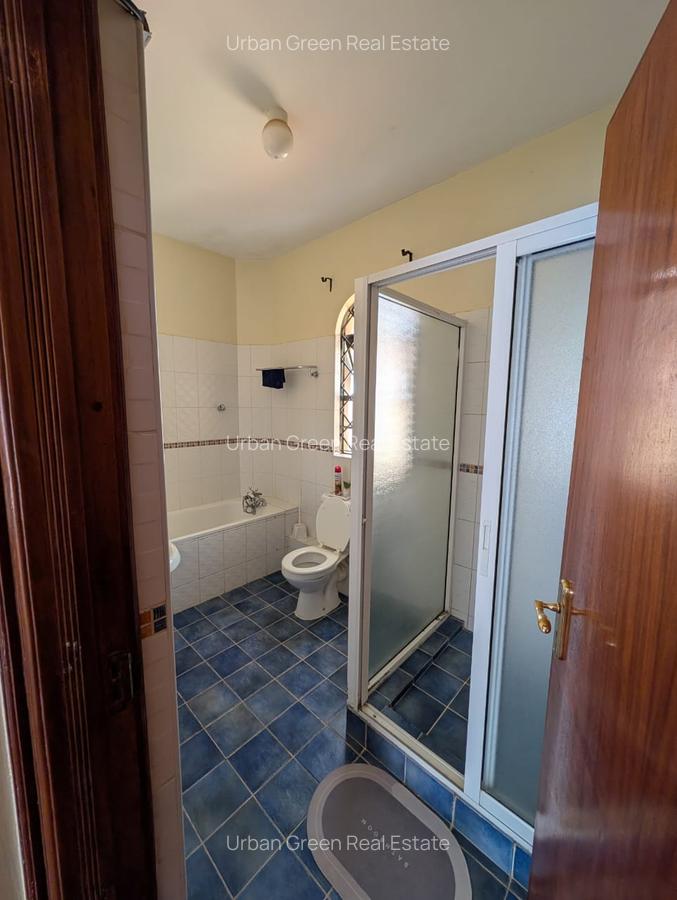 3 Bed Apartment with En Suite at Dennis Pritt Rd - 13
