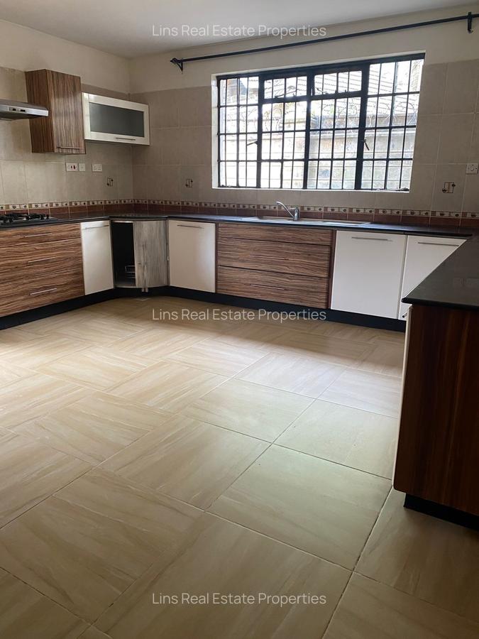 4 Bed Townhouse with En Suite in Westlands Area - 4