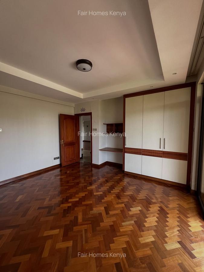 4 Bed Apartment with En Suite at Riverside Drive - 7