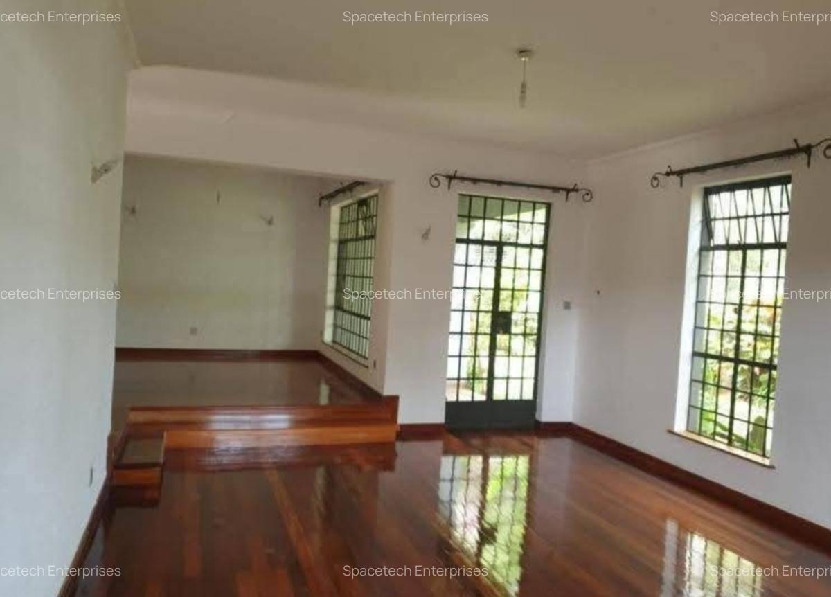 4 Bed Townhouse with En Suite in Spring Valley - 8