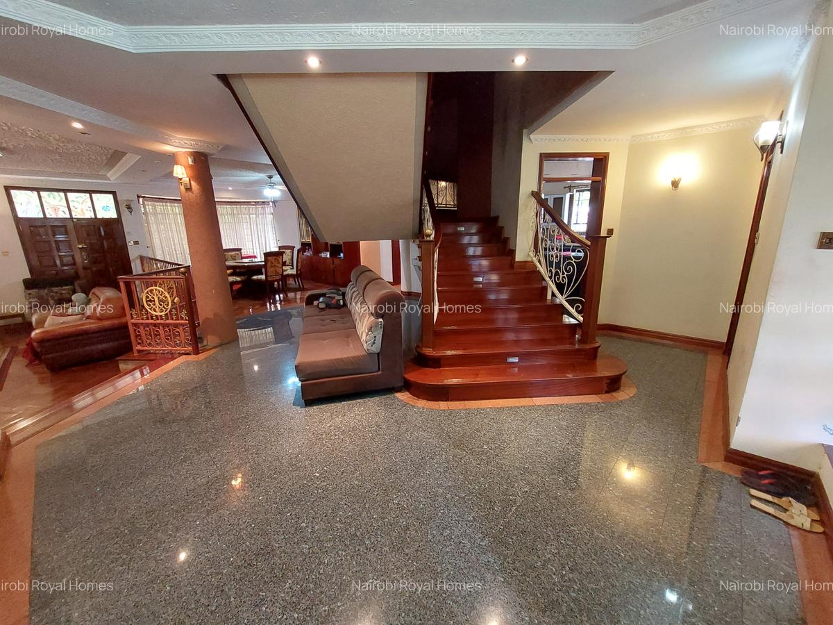 5 Bed House with En Suite at Flem Tree - 13