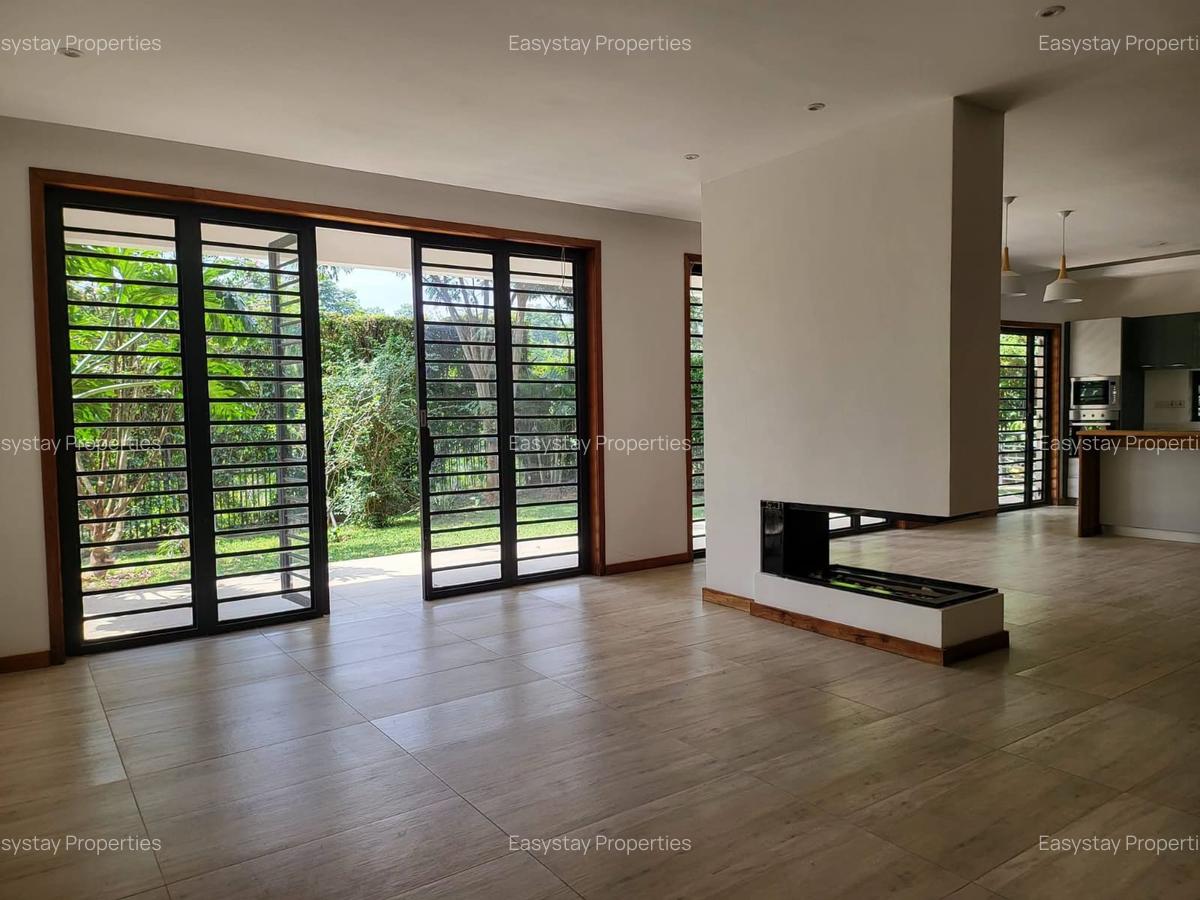 3 Bed Townhouse with En Suite in Rosslyn - 1