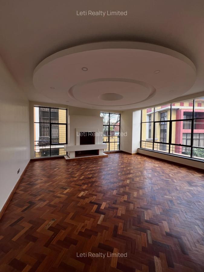 5 Bed Townhouse with En Suite in Lavington - 2