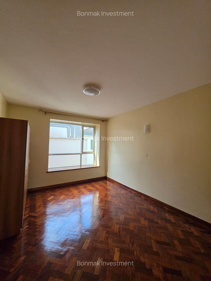 5 Bed Townhouse with En Suite at Lavington Green - 15