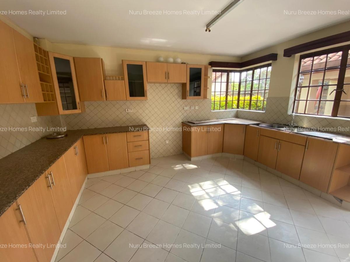 4 Bed Townhouse with En Suite in Lavington - 3