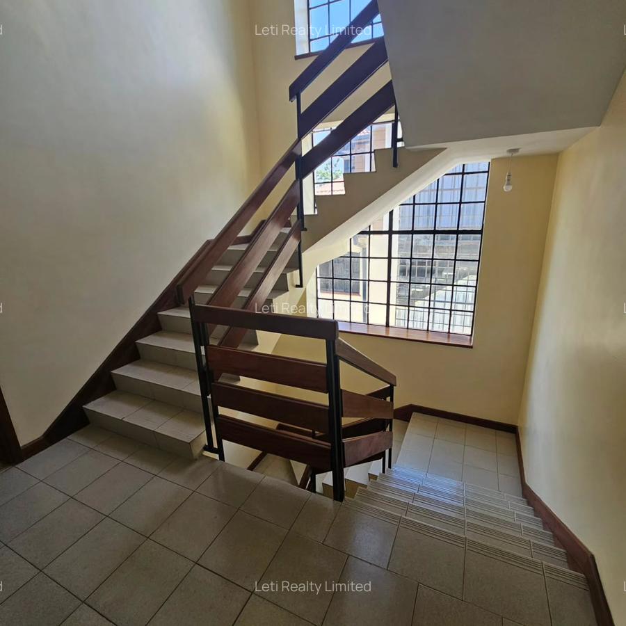 4 Bed Townhouse with En Suite in Lavington - 11