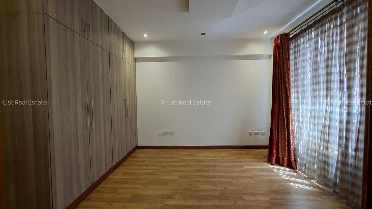 4 Bed Apartment with En Suite at 2Nd Parklands Avenue - 8