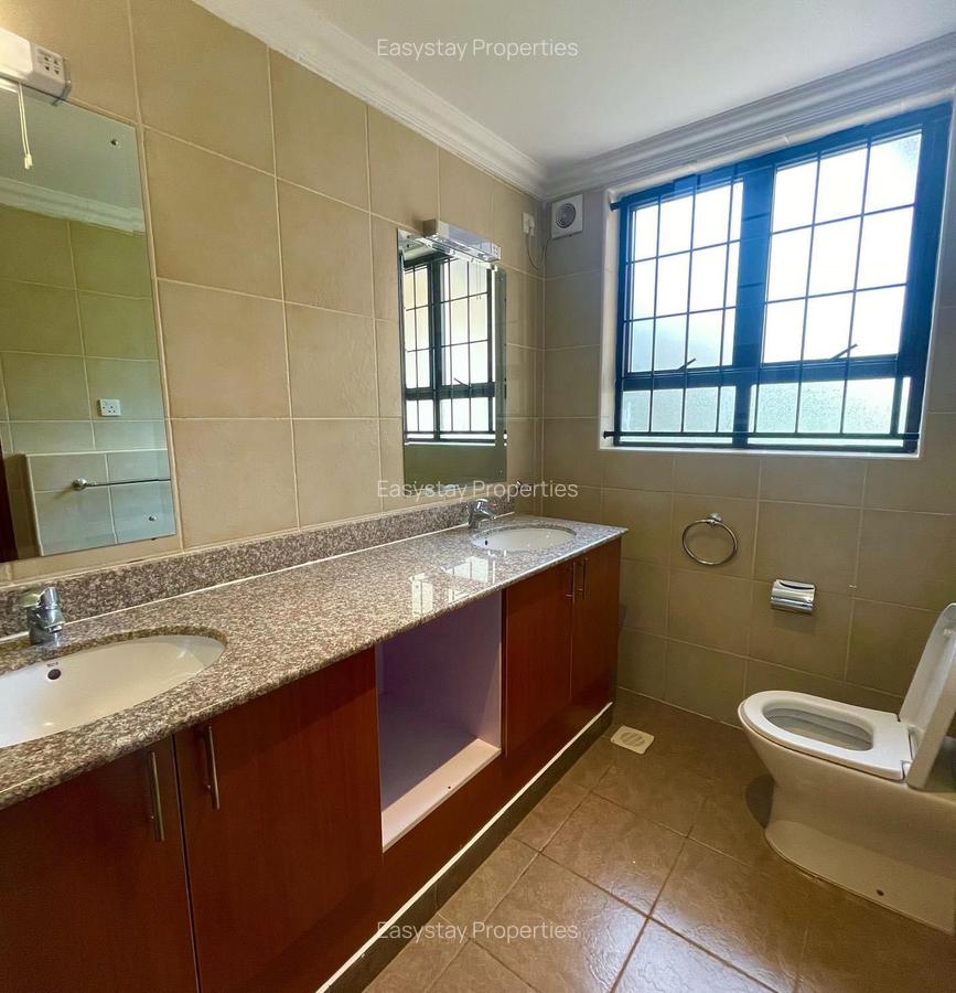 4 Bed Townhouse with En Suite in Runda - 8