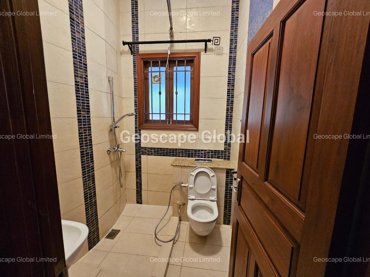 4 Bed House with En Suite in Spring Valley - 7