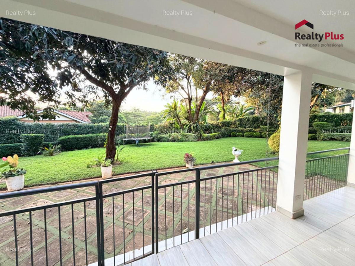 4 Bed House with En Suite at Loresho Crescent - 4