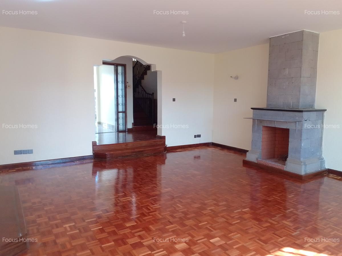 4 Bed Townhouse with En Suite in Lavington - 16