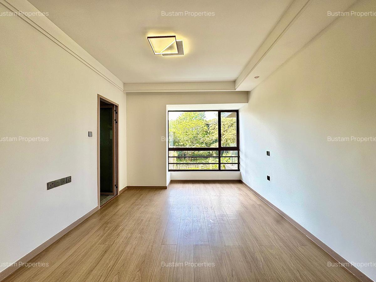 3 Bed Apartment with En Suite in Riverside - 16
