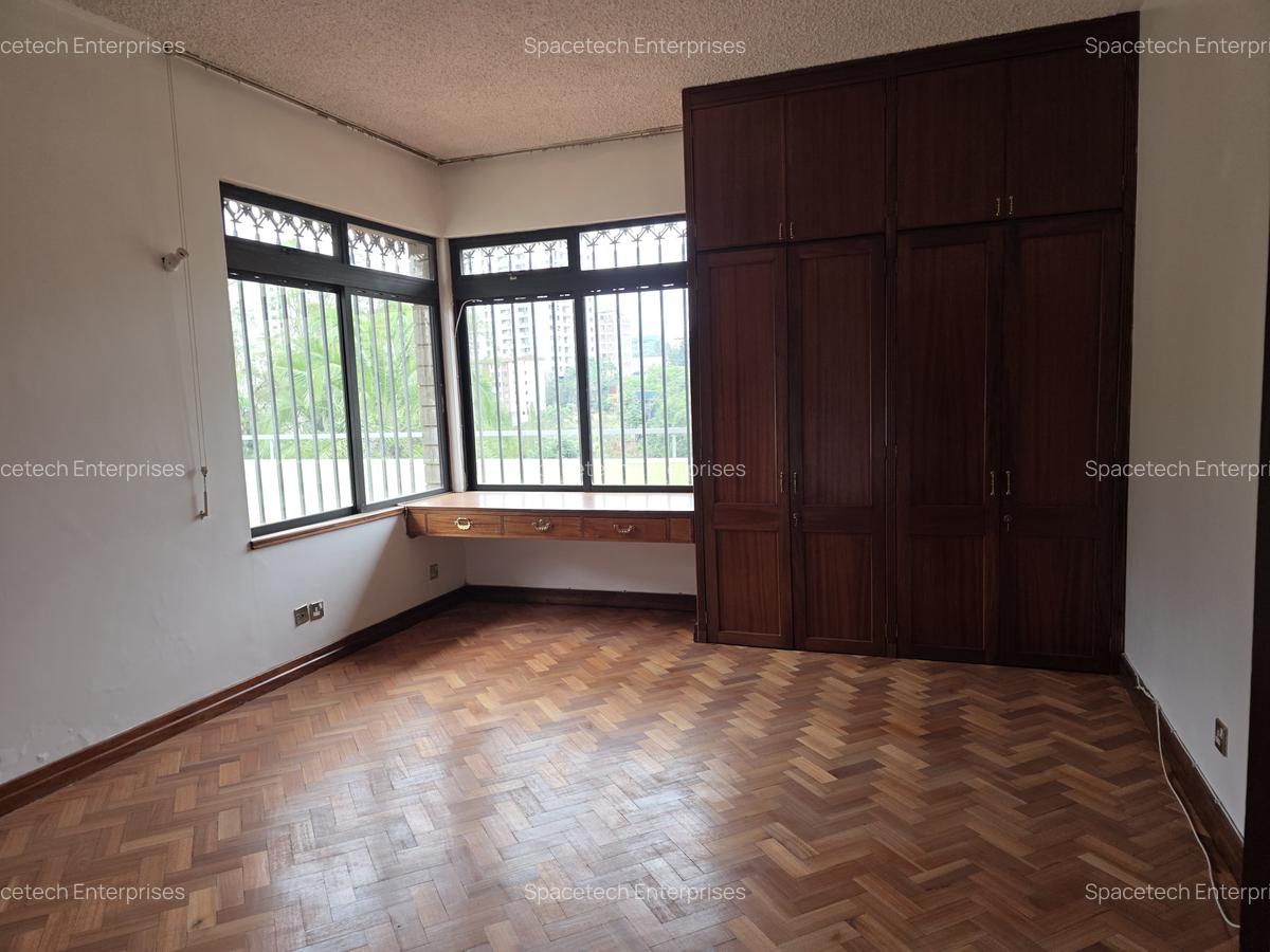 5 Bed House with En Suite in Muthaiga - 17
