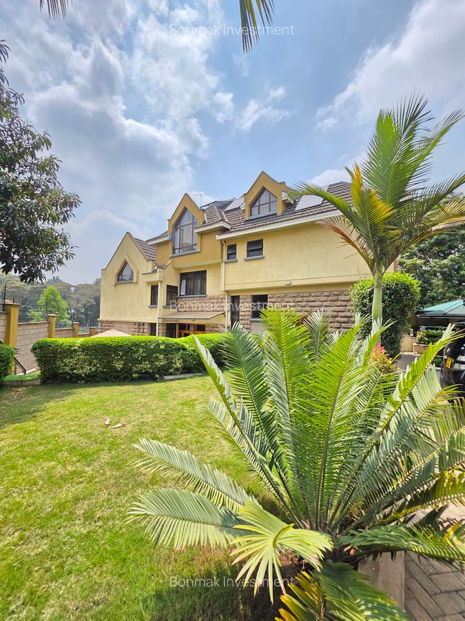 5 Bed Townhouse with En Suite at Lavington Green - 6