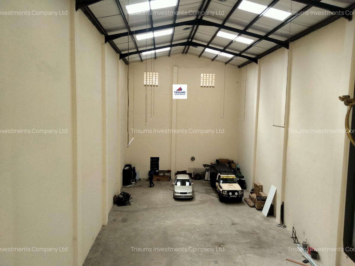 7,450 ft² Warehouse with Fibre Internet in Industrial Area - 8