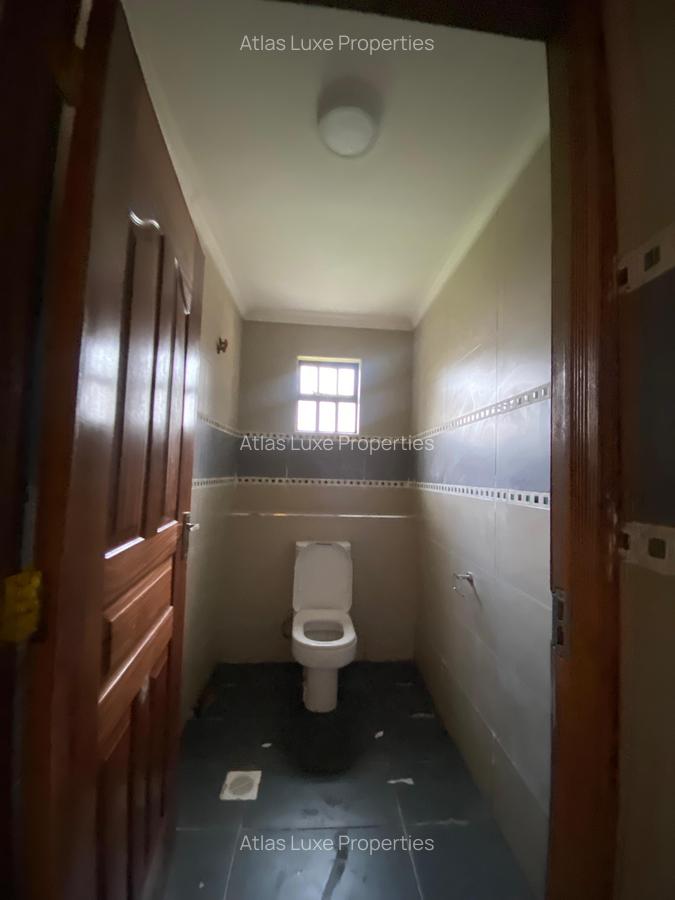 5 Bed Townhouse with En Suite in Garden Estate - 5