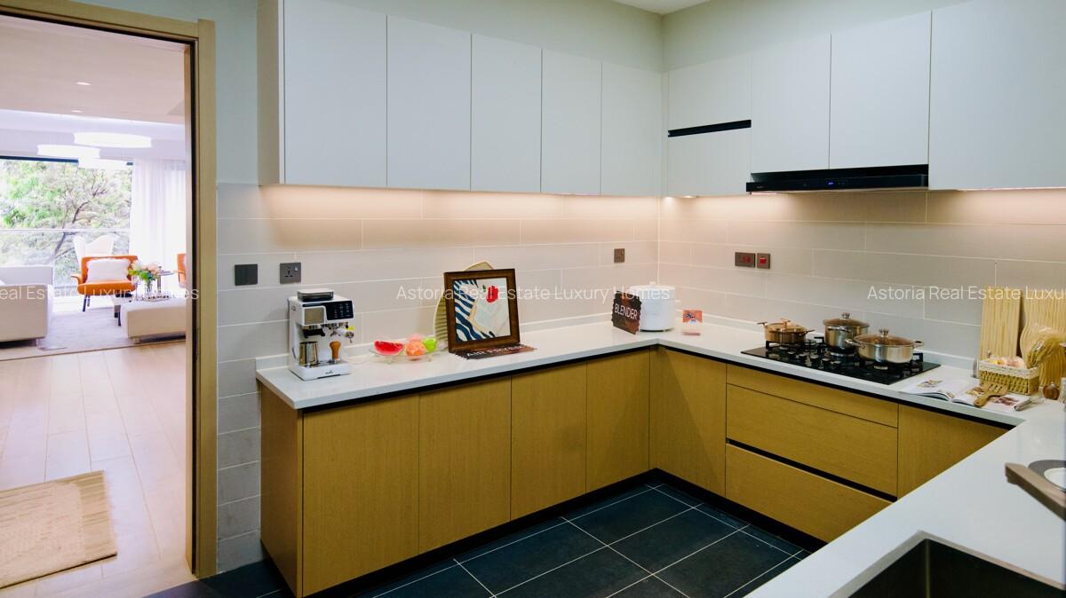 4 Bed Apartment with En Suite at 2026-405 - 8