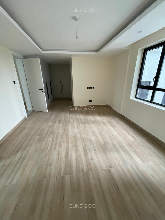 4 Bed Apartment with En Suite in Westlands Area - 16