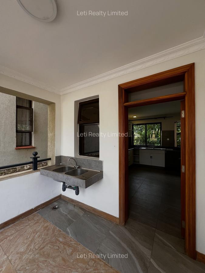 4 Bed Townhouse with En Suite in Lavington - 13