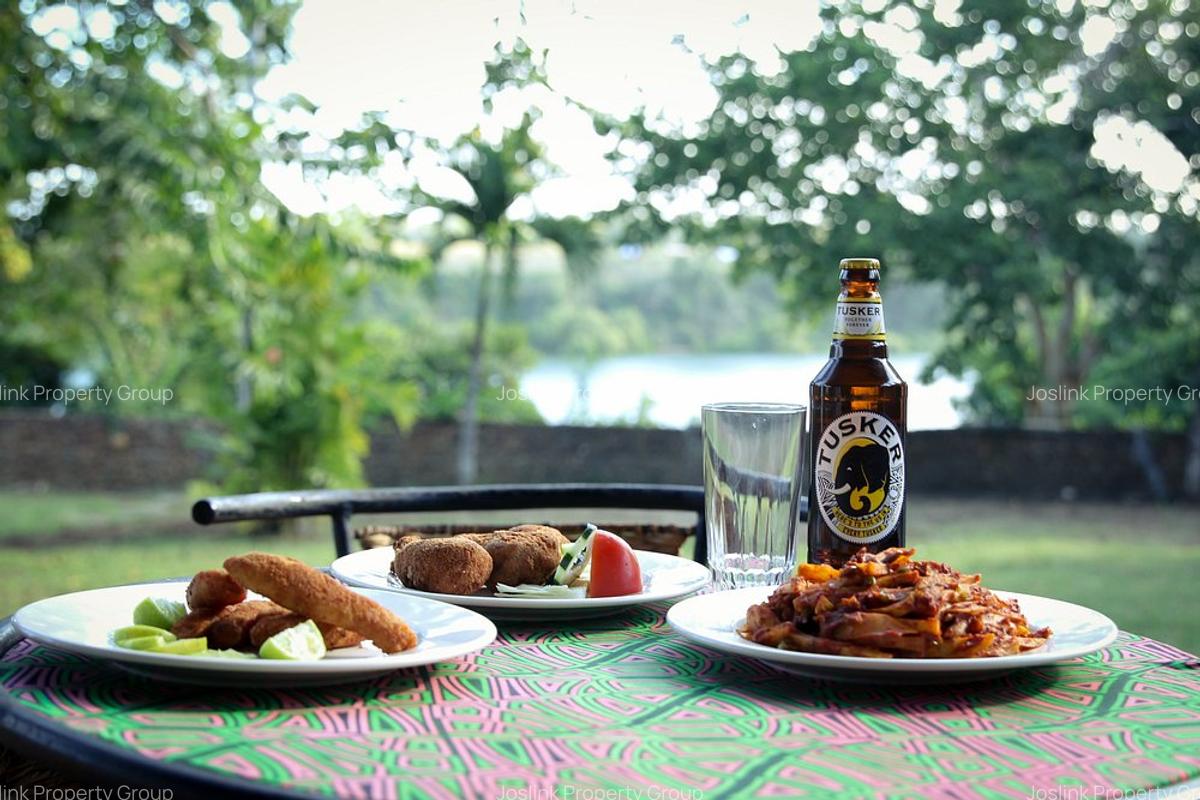 10 Bed Apartment in Nyali Area - 12