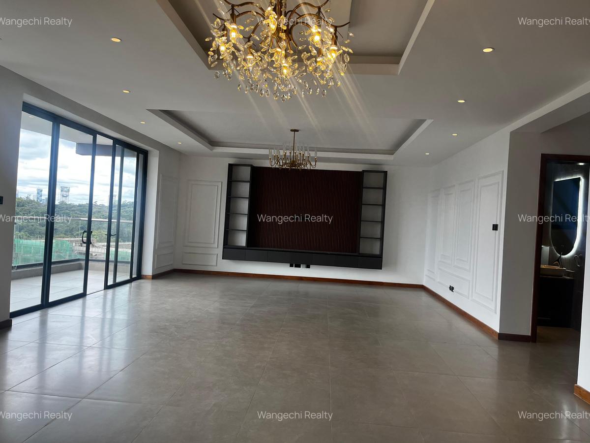 4 Bed Apartment with En Suite at Riverside Drive - 1