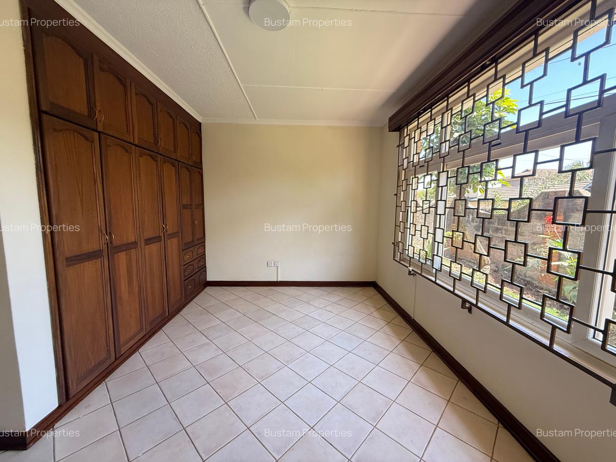 5 Bed Townhouse with En Suite in Lavington - 5