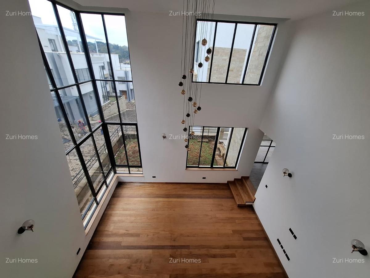 5 Bed Townhouse with En Suite in Lavington - 3