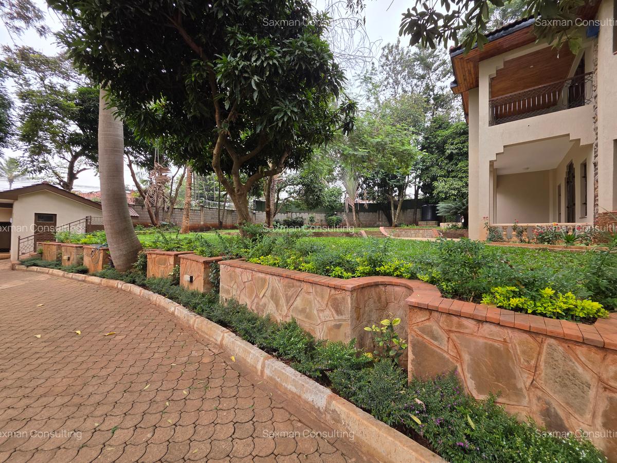 5 Bed House with En Suite in Runda - 20