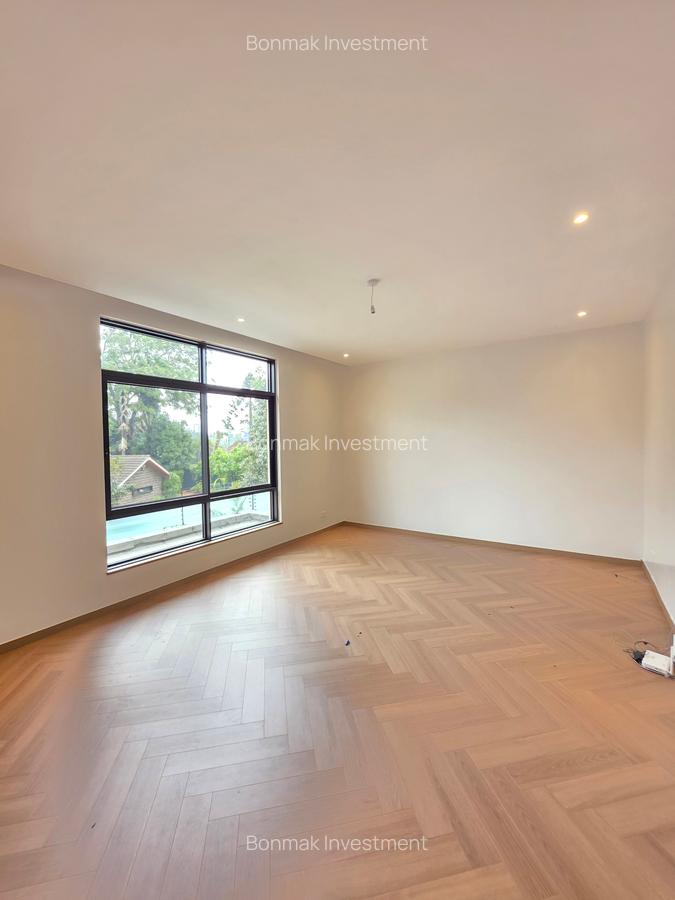 5 Bed Townhouse with En Suite at Lavington Green - 15