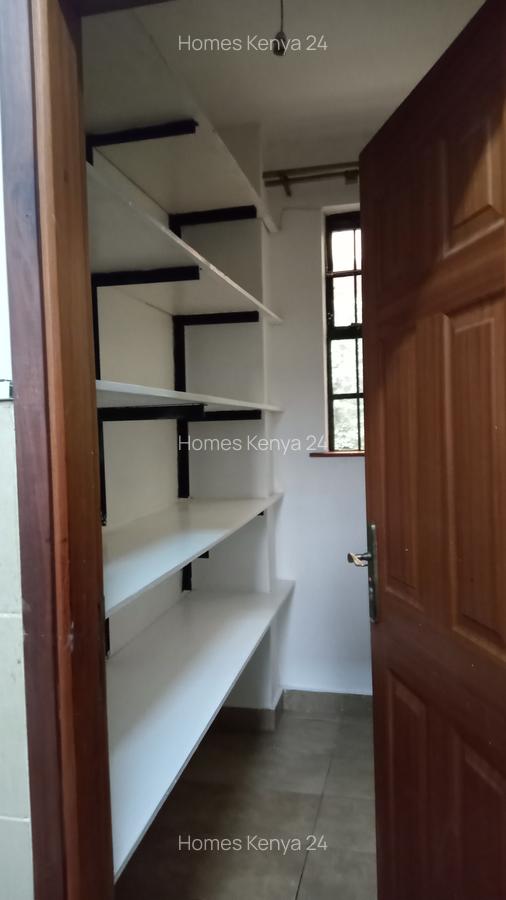 4 Bed Townhouse in Redhill - 13
