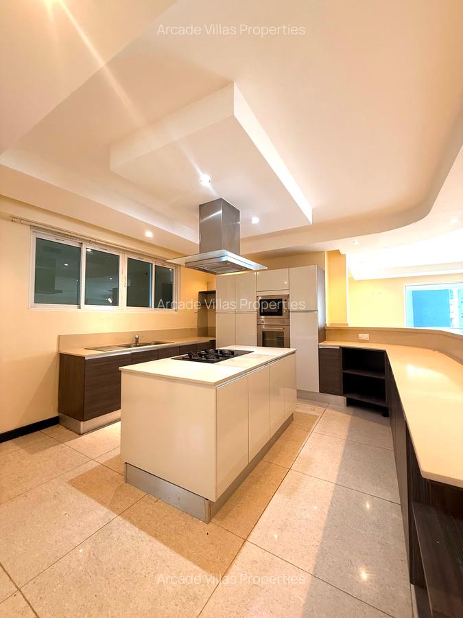 3 Bed Apartment with En Suite in Riverside - 4