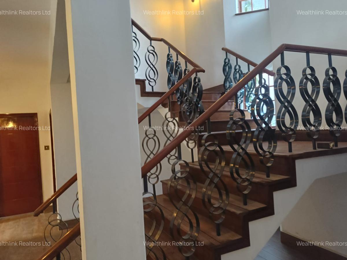 4 Bed Townhouse with En Suite at Runda - 17