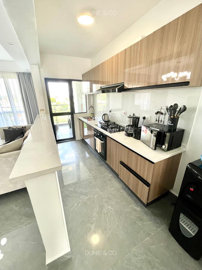 Serviced 2 Bed Apartment with En Suite in Riverside - 10